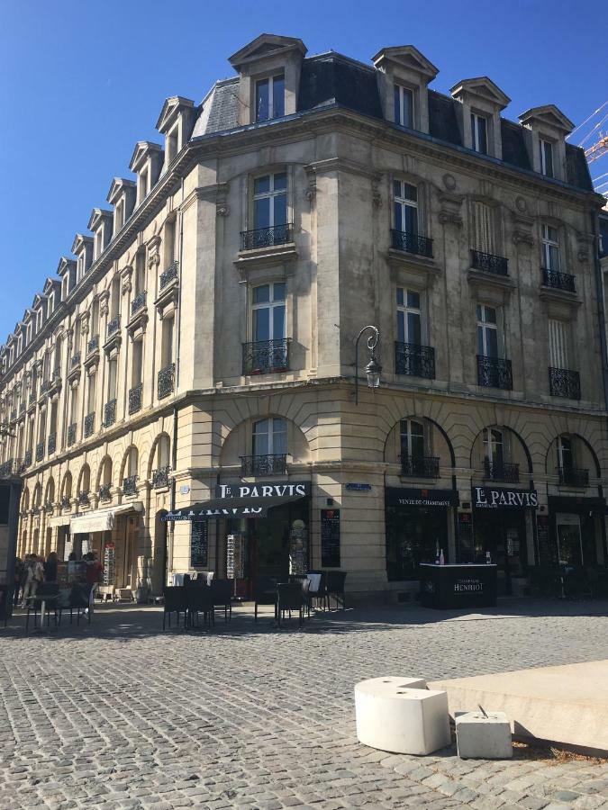 Bedinreims "Burgundy Bottle" 110M2 Exceptional, 4 Chambres Doubles, 2 Bain, Free Park & Wifi, Tout Equipe Екстериор снимка